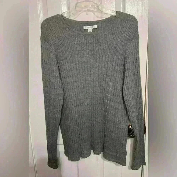 Liz Claiborne Sweaters - Liz Claiborne NWT Women’s XL Gray long sleeve sweater
